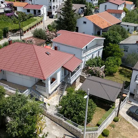 Vinko Apartment *